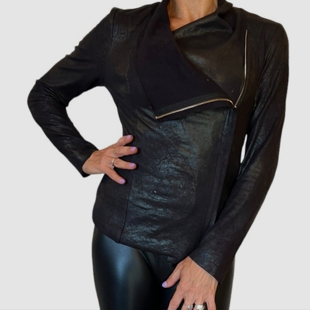 Zara Women's Black Asymmetrical Leather Jacket